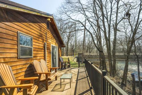 Riverfront Covington Cabin w/Deck & Fire Pit! in Piqua
