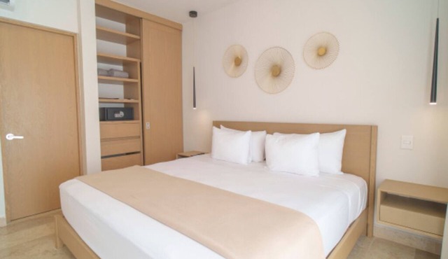 Rooftop Pool & Sunset Cocktails! 4 Convenient Units Near Playa del Carmen Beach