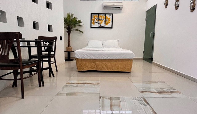 Room in the heart of Cancun
