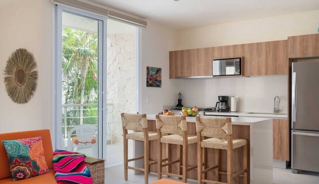 Santamar G106 · Tropicana Poolside/Pvte garden+Wifi+Parking/Beach