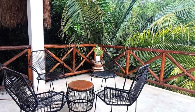 Sea View 2BR · Full Kitchen · Sleeps 5 · Casa 8