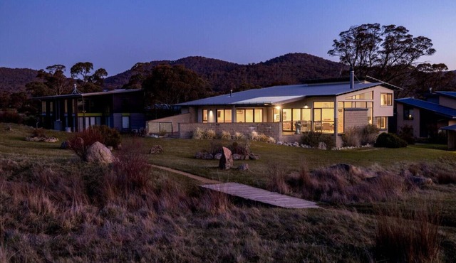 Silvercloud Chalet | Crackenback | Massive chalet in Crackenback