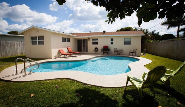 Spacious 3/2 Private Home w/Heated Pool located 1 block from Dreher Park in West Palm Beach