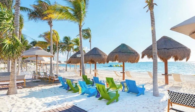 Spacious 3-bedroom condo with AC in adorable Cancun