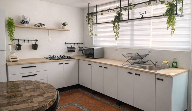 Spacious|Cozy|Central|Transient|Comfortable