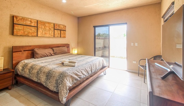 Stylish getaway with patio, furnished deck, high-speed WiFi & secluded feel