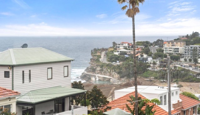 Sun, Surf & Stay Bronte Beach Near Coastal Walk in Bronte