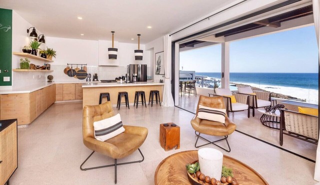 Sunset Ocean Views Luxury Cerritos Condo