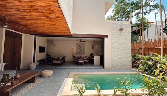 This villa is a 2 bedroom(s), 2.5 bathrooms, located in Tulum, Quintana Roo.