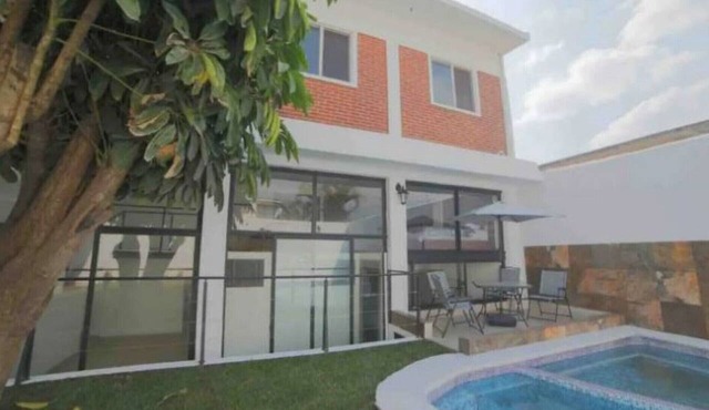Totally Private with Heated Pool and covered garage in Lomas Tetela