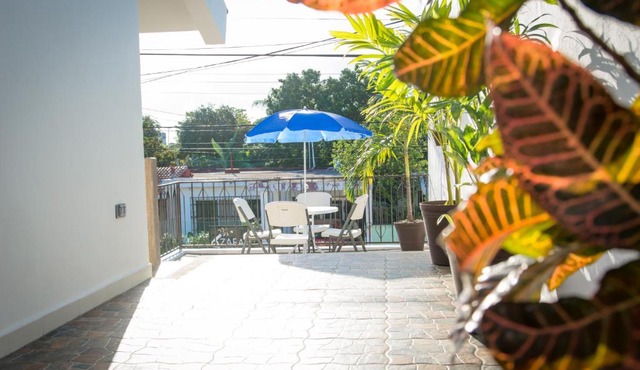 Vacation Rental - Upper Floor Room at Casa Cocoa