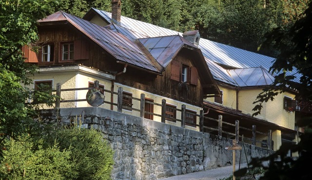 Valcastello Polo Chalet with private garden and tennis in San Candido
