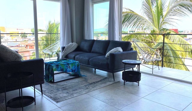 Versalles Fab New Modern Spacious Condo, Veiws, Walk to the Beach, Rooftop Pool