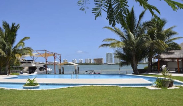Villa:2 looking at Nichupte Lagoon