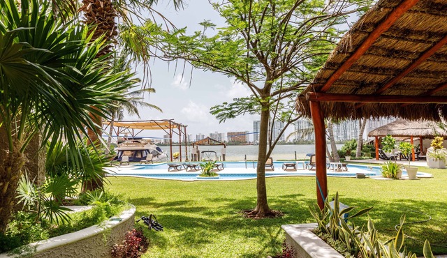 Villa 3: Wonderful Villa overlooking Laguna Nichupte