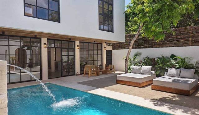 Villa Bona | 5Bdrm 18 guests HotTub & Housekeeping every other day Dedicated Concierge Beach access