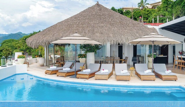 Villa Iris 9BR Modern Villa Weddings + Retreats + Birthday Celebrations
