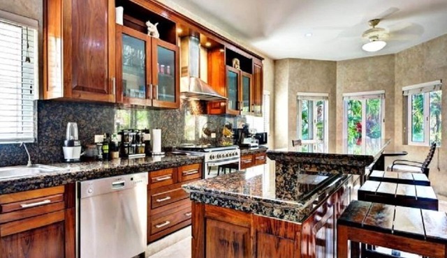 Villa on the golf course, only 5 minutes walk to the turquoise blue sea