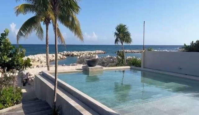 VILLAS MIA FRONT BEACH