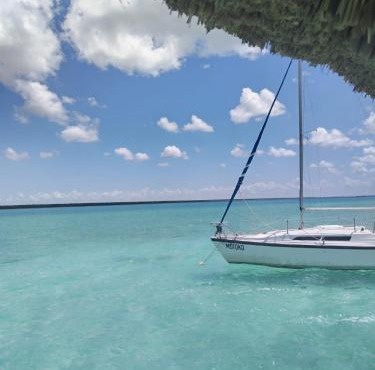 Yacht for rent in Bacalar