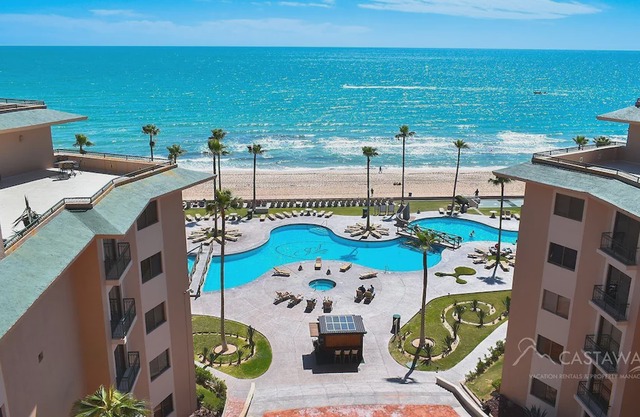 Beachfront Upper Floor Luxury Condo - Sonoran Spa N703 1 BR 1 BA Next to the Pool, High Speed Wi-Fi