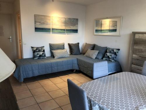 Studio climatisé proche plage, commerces et gare avec balcon, parking et wifi - FR-1-466A-5 in Saint-Raphaël