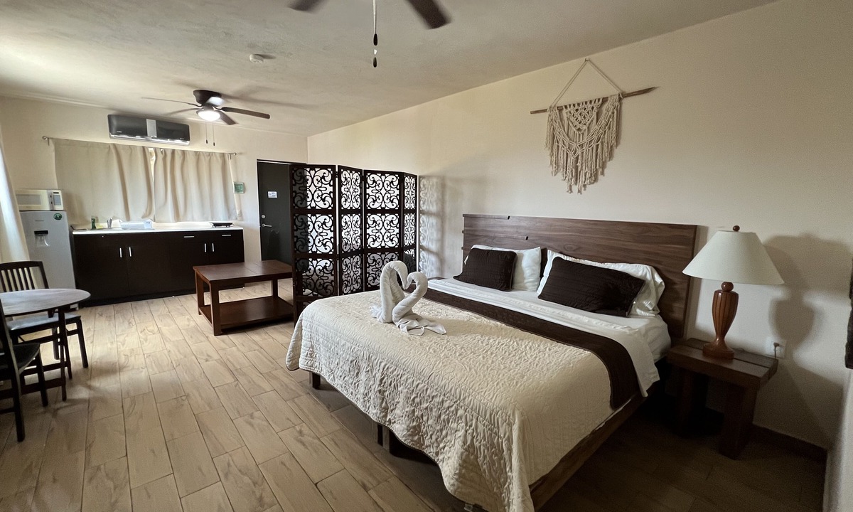 Zazil-ha House | Suites Fenicia
