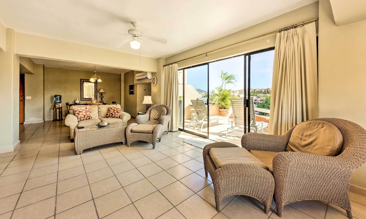 Centro Apartment | Marina View Cabo San Lucas Condo < 1 Mile to Beach