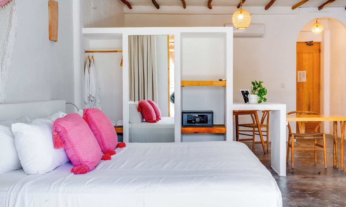 Costa Mujeres Hotel | Punta Blanca | Beachfront Boutique Hotel