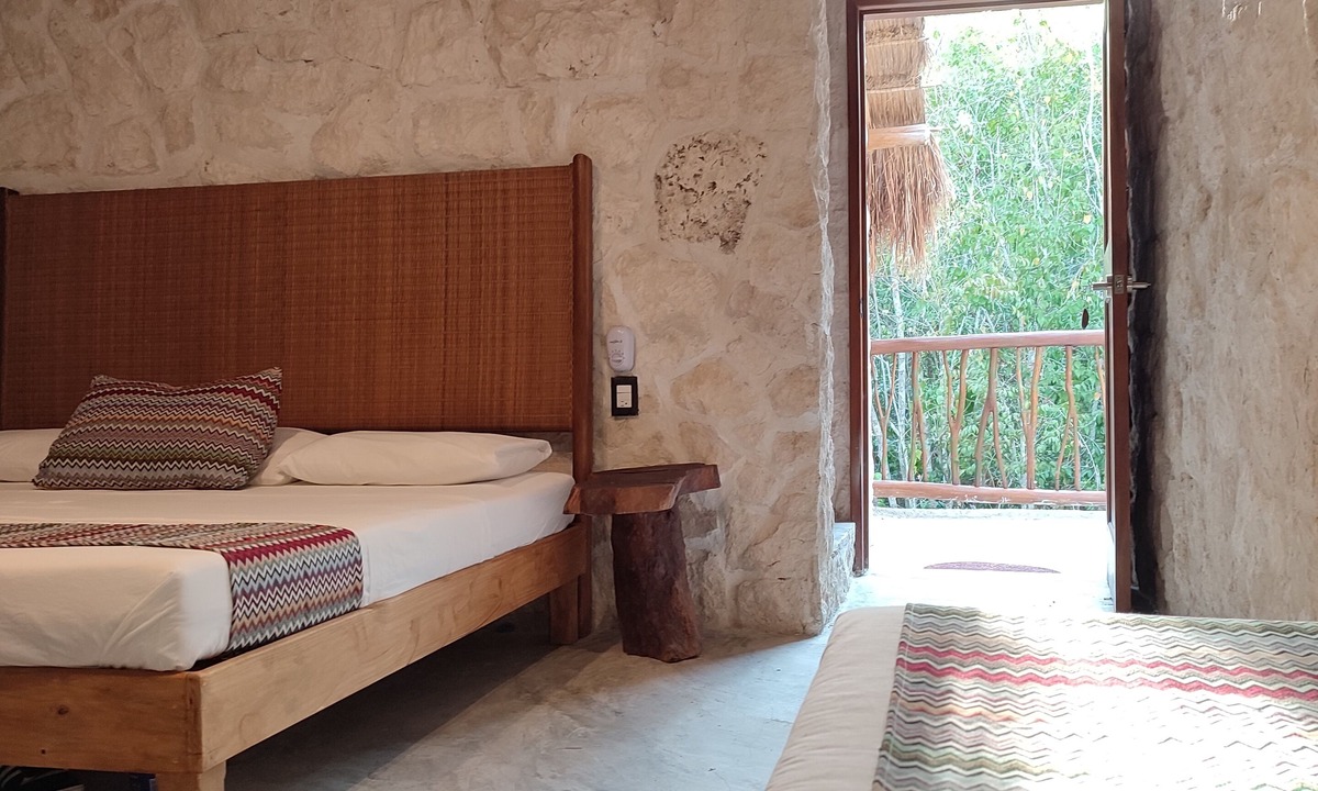 Puerto Morelos Hotel | Aldea Maya-Ha Cabañas con cenotes