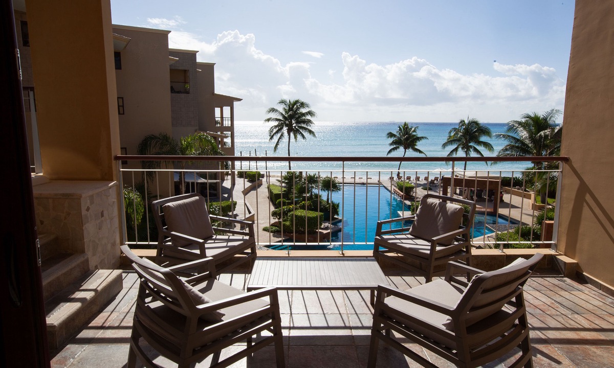 Downtown Apartment | Modern PH 3 bedroom condo high floor at EL FARO by DPM