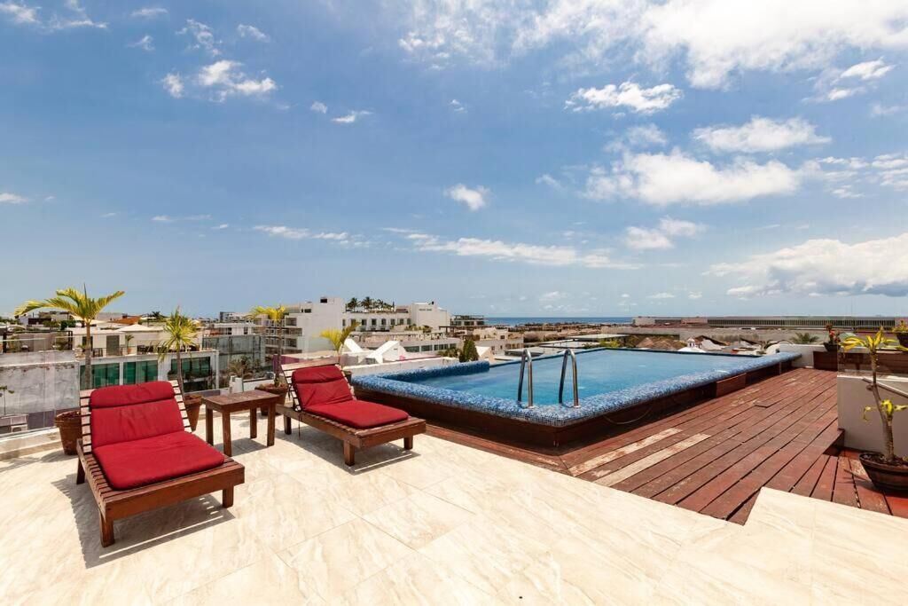 Downtown Hotel | Skyline by Zamá Homes