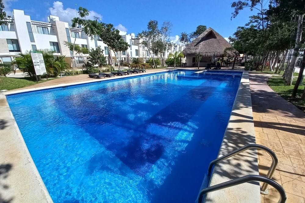Playa del Carmen House | Casa moderna en Playa del Carmen Cerca Xcaret, con capacidad hasta 6 personas