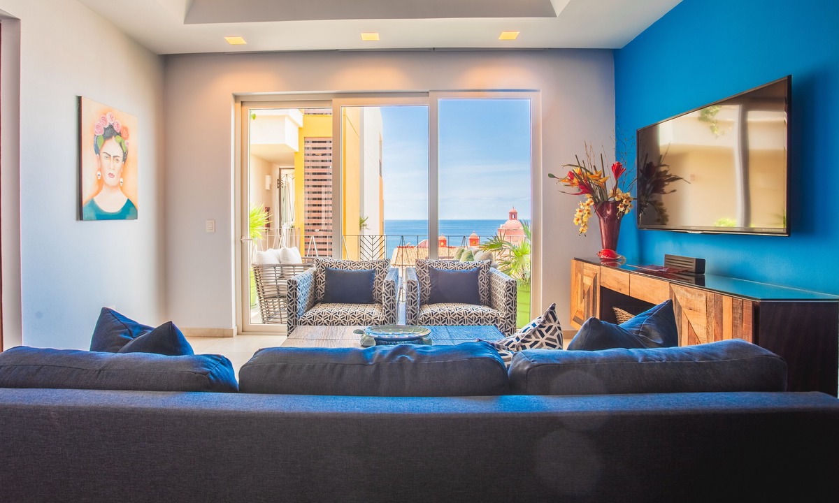 Amapas Condo | Beautiful View 1 bedroom condo 1/2 block from the beach! 1BD Condo for rent in A