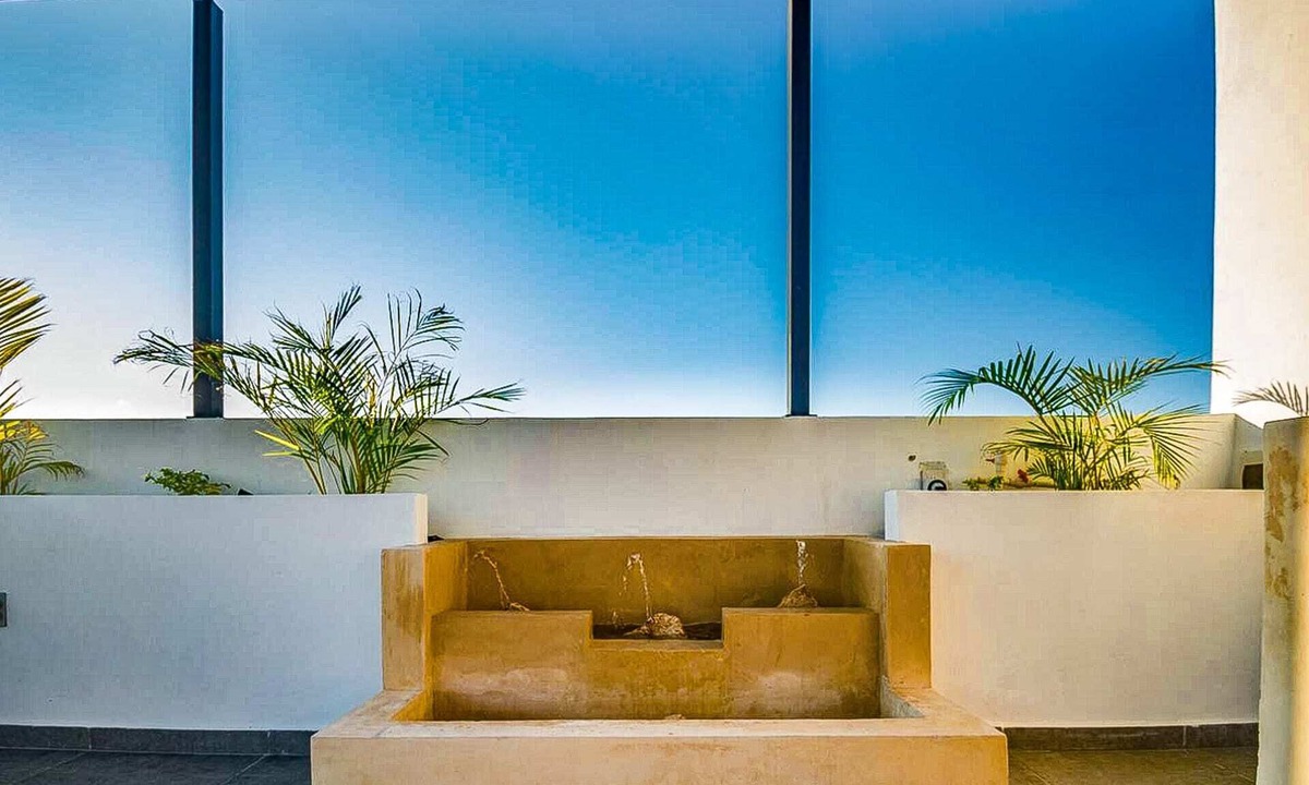 Zazil-ha Apartment | ~ Queen Studio PDC Oasis ~ POOL + ROOFTOP Lounge ~ Walk to 5ª Avenida & Best Pla