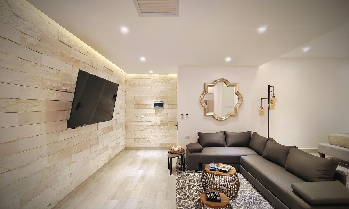 Alfredo V. Bonfil Apartment | 1st Luxury Warehouse