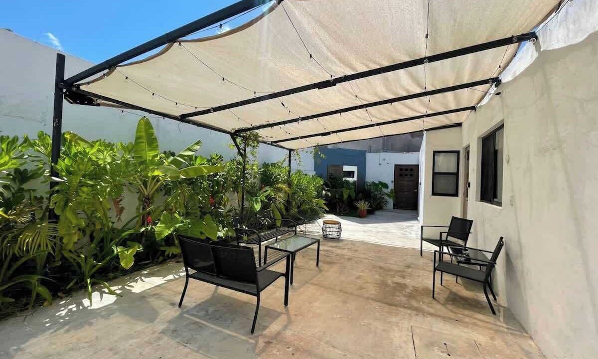 Downtown Cancun Apartment | Downtown Cancún Garden Studio · WiFi & A/C