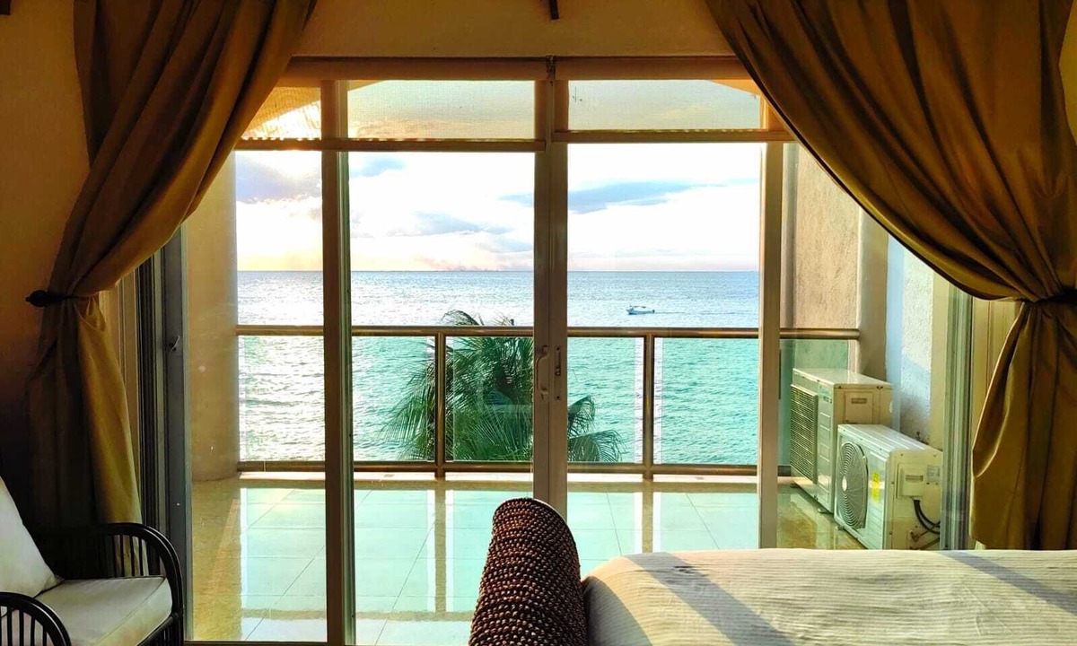 Colonia Andres Condo | EL CANTIL 5-star Caribbean Villa, Right on the Ocean - Beautiful Views