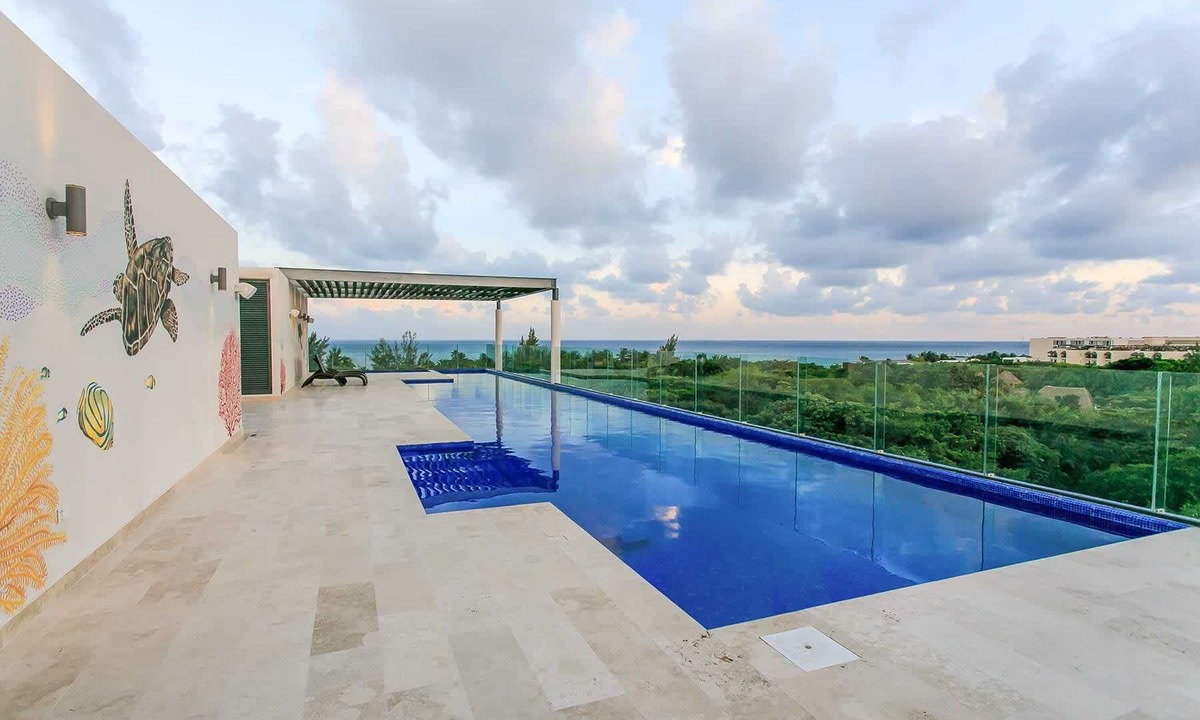 Gonzalo Guerrero Condo | Family Friendly on Calle 38 Rooftop Pool & Beach