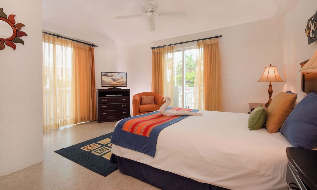 Colonia Andres Condo | Majestic Beachfront Ocean View! El Cantil 2CN
