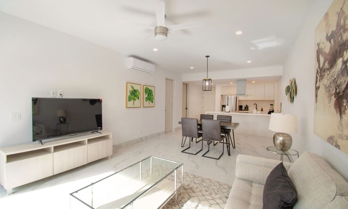 El Tezal Apartment | 2BR Gem: City & Beach