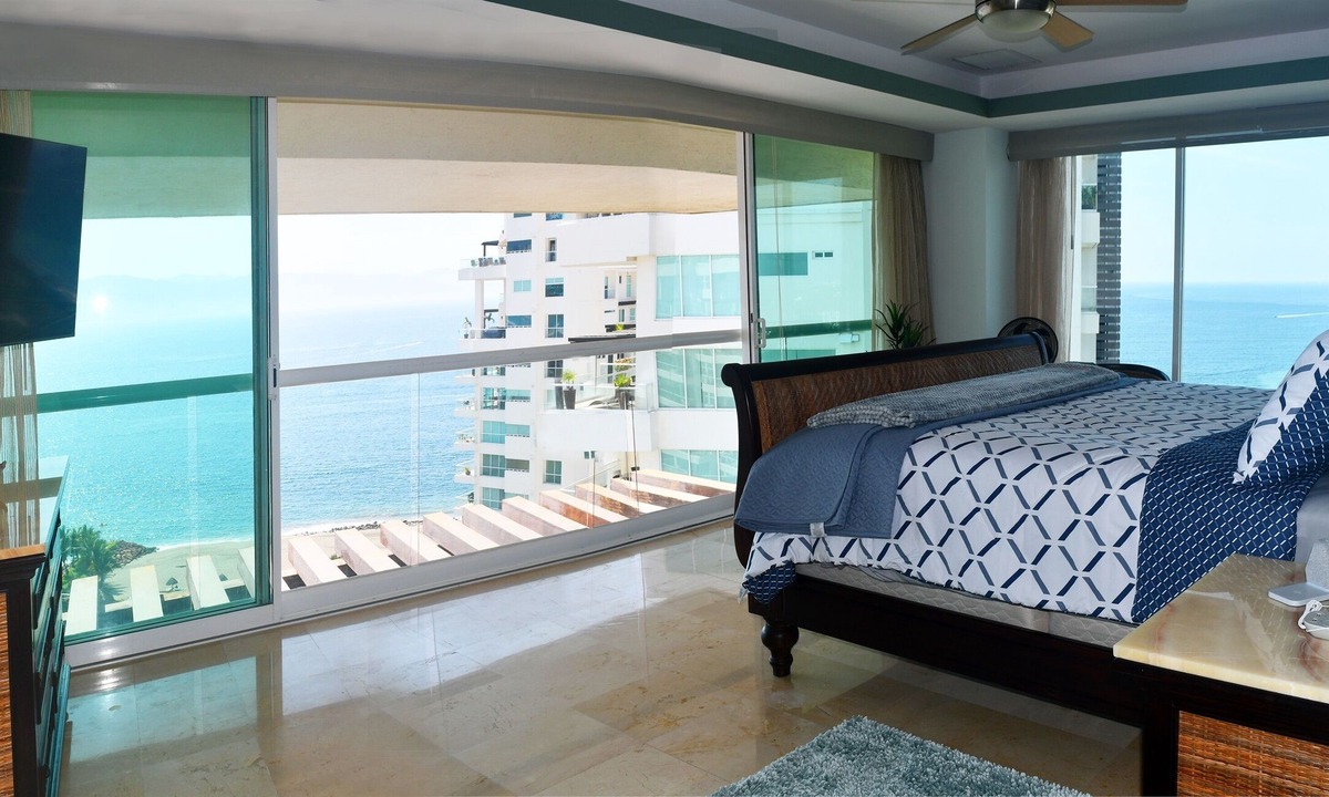 Isla Iguana Condo | Unwind in style-Your Luxury Vacation Penthouse in Puerto Vallarta,MX!