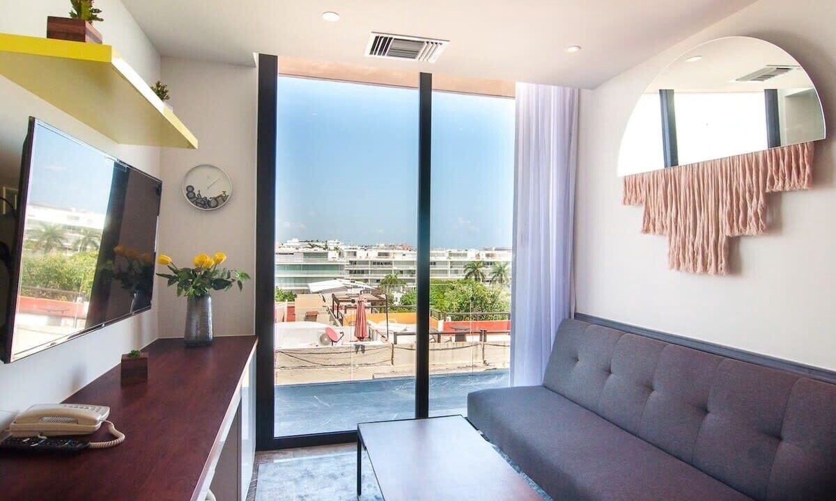 Downtown Condo | 1 Block to Beach, Oceanview Rooftop Pools & Lounge