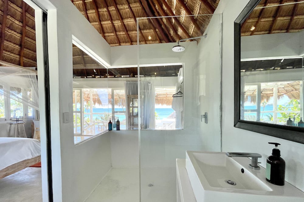 Photo of Bathroom in Zona Hotelera