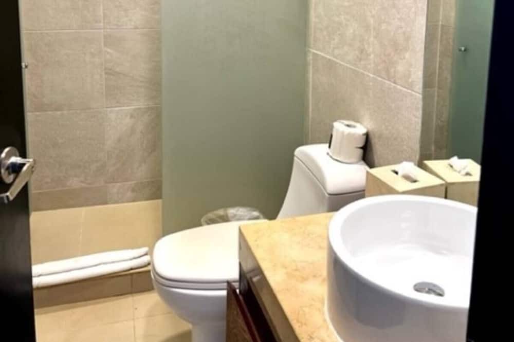 Photo of Bathroom in 12th Street