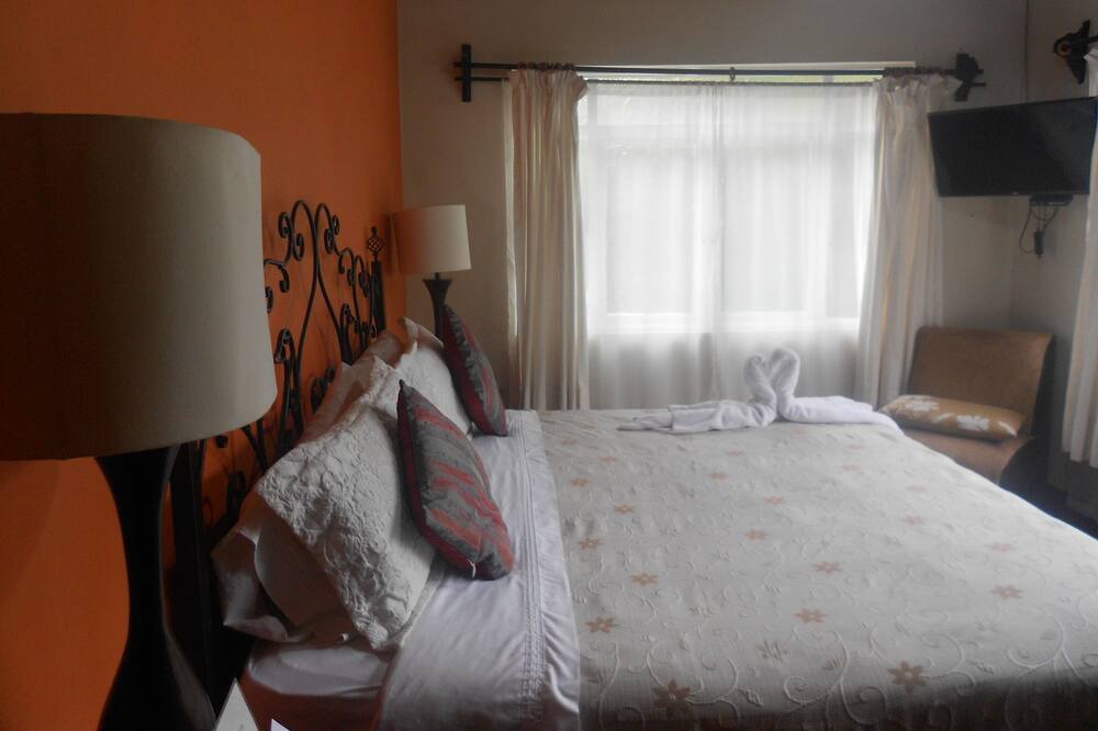 Photo of Bedroom in Atascadero