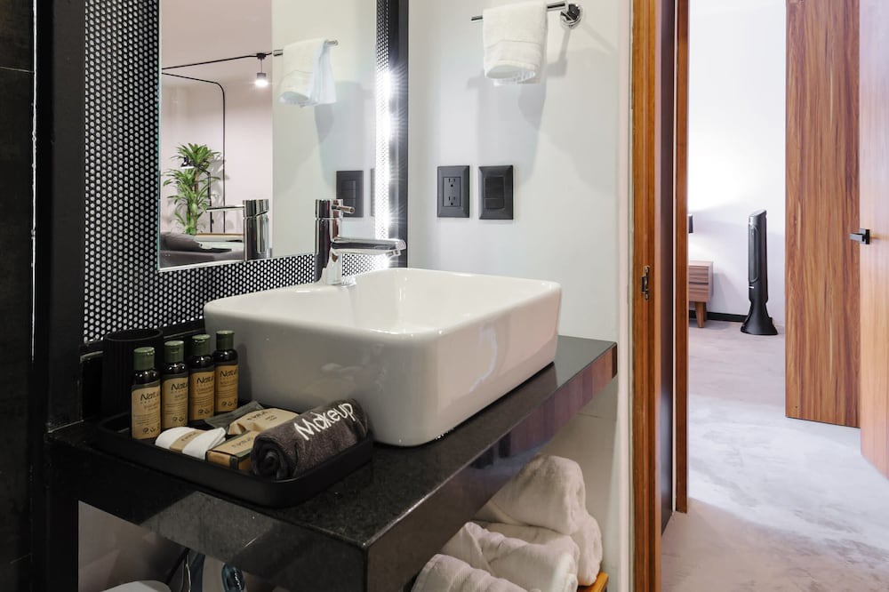 Photo of Bathroom in Reforma