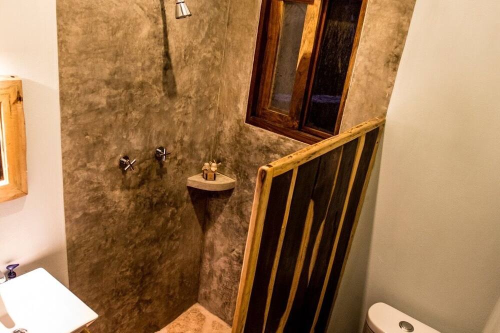 Photo of Bathroom in Macario Gomez