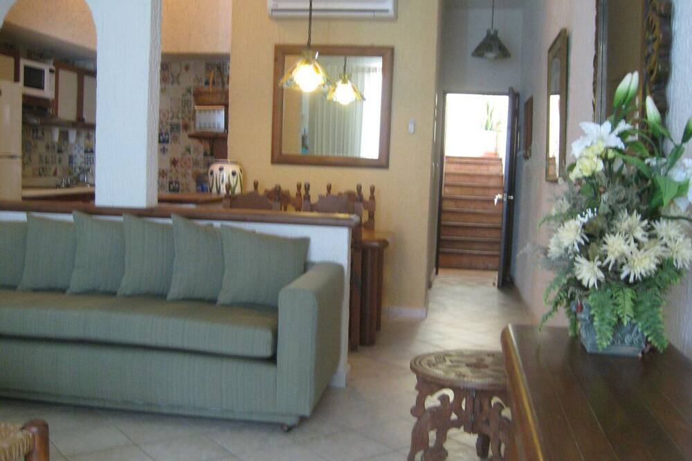 Photo of Livingroom in Zona Hotelera