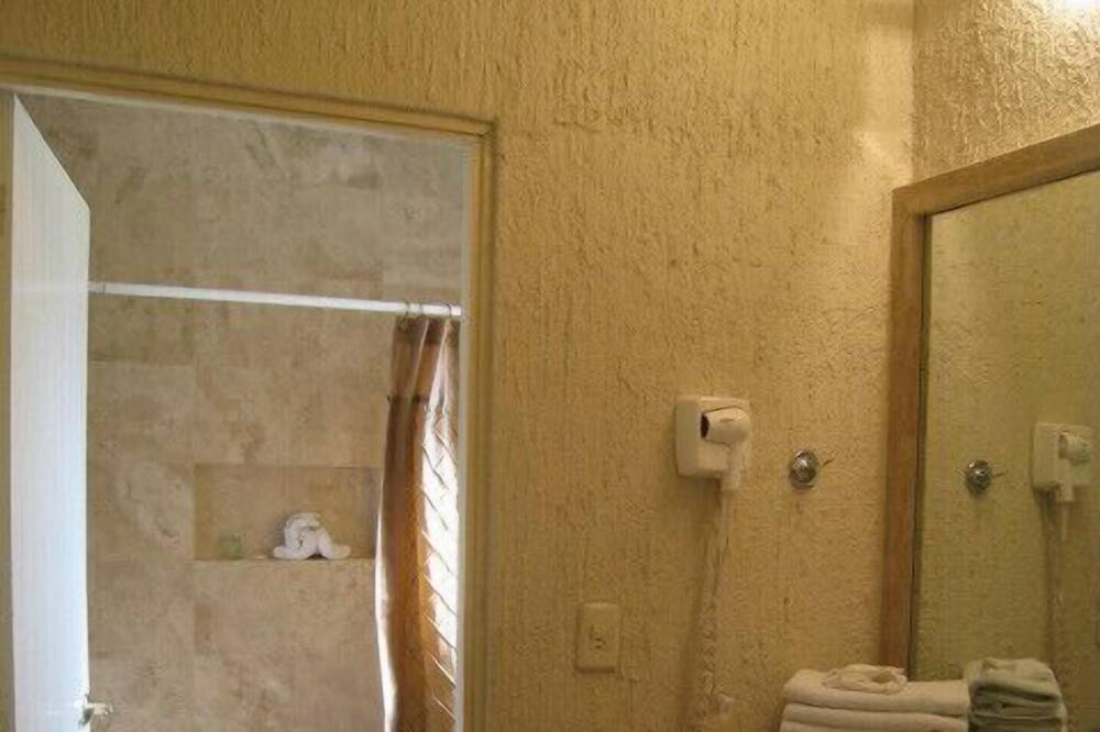 Photo of Bathroom in Zona Hotelera